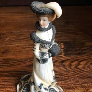 Lennox Lady in the Park statue